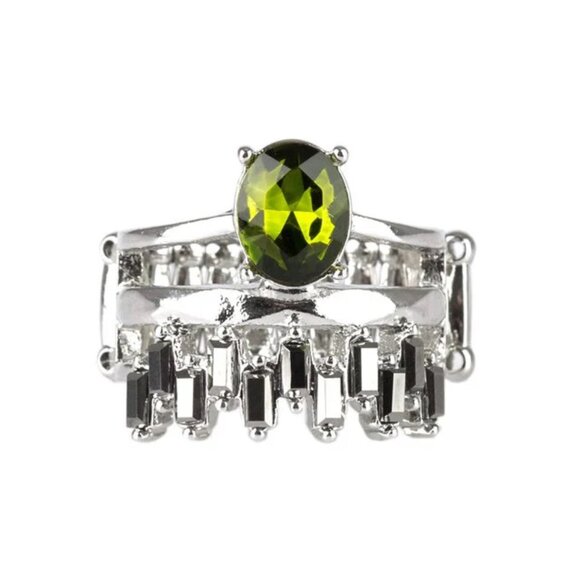 Paparazzi Crowned Victor Green Ring - Picture 1 of 2